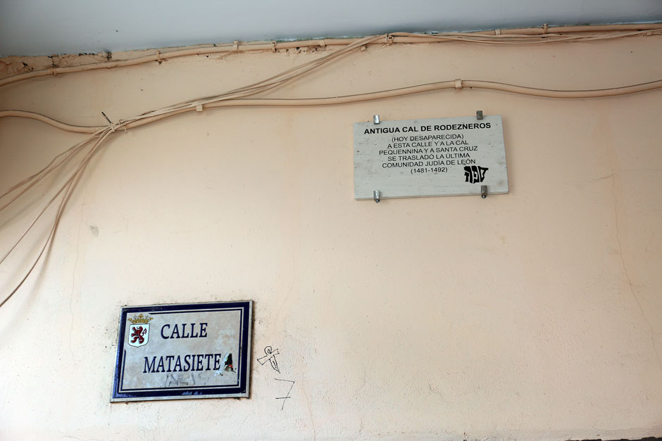 Las calles de la Judería de León recuperan su nombre original | Red de Juderías de España