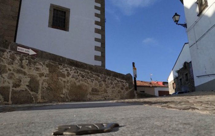 Béjar señaliza su judería con las placas de la Red de Juderías