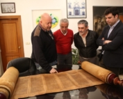 La comunidad judía de Torremolinos entrega una torá histórica a Lucena | Red de Juderías de España